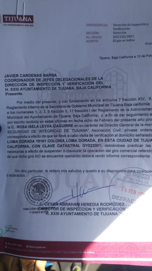 Activista, clausura, empresario