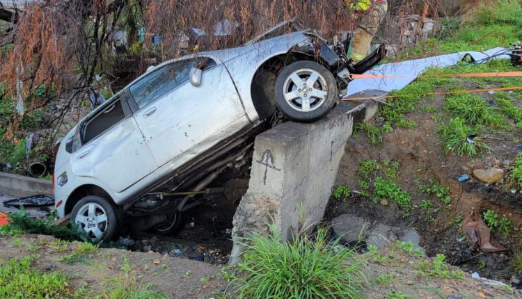Rescate, bomberos, lesionado, cierre vehicular