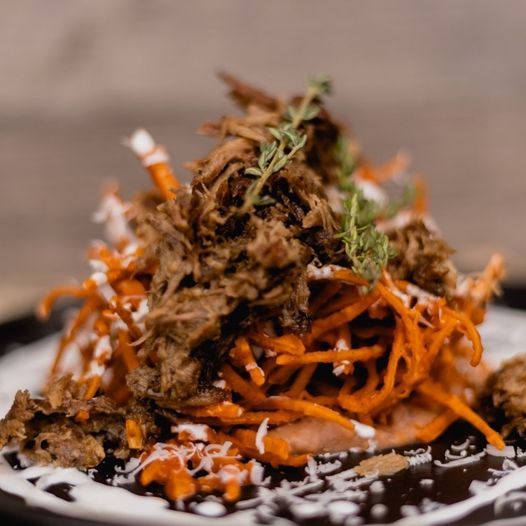 Chilaquiles de pato confitado y salsa quemada😮💨🦆👀