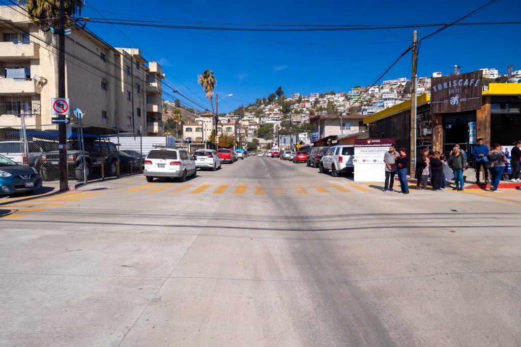 Alcaldesa entrega obra a residentes del Chamizal