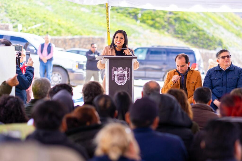 Con esta obra resultan beneficiados aproximadamente 153 mil residentes de la zona, así como ciudadanos que utilizan esta vía en su tránsito diario.