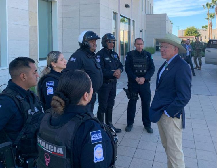 Embajador reconoció labor de la Policía Municipal de Tijuana