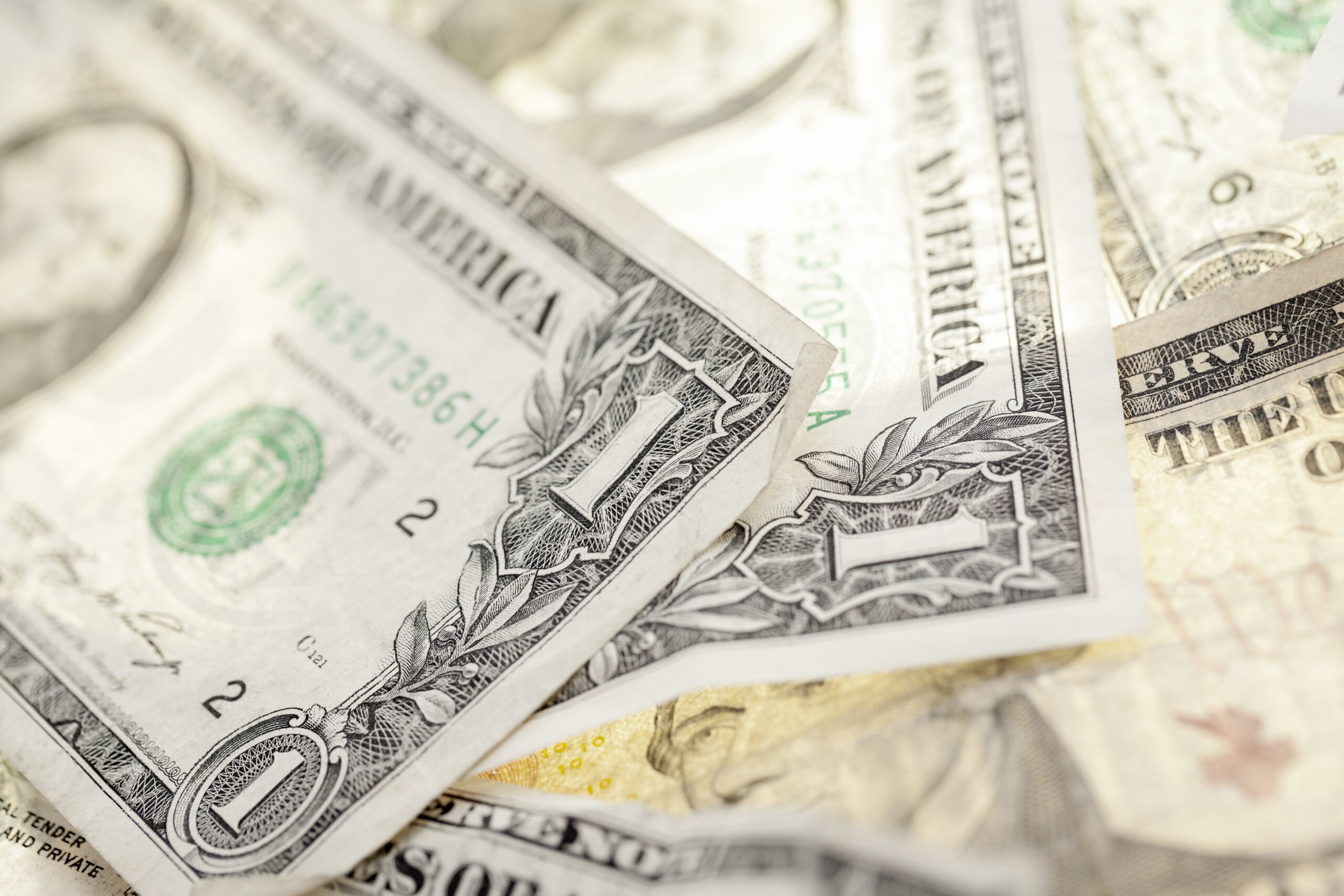 ¿En cuánto está el dólar hoy en casas de cambio
